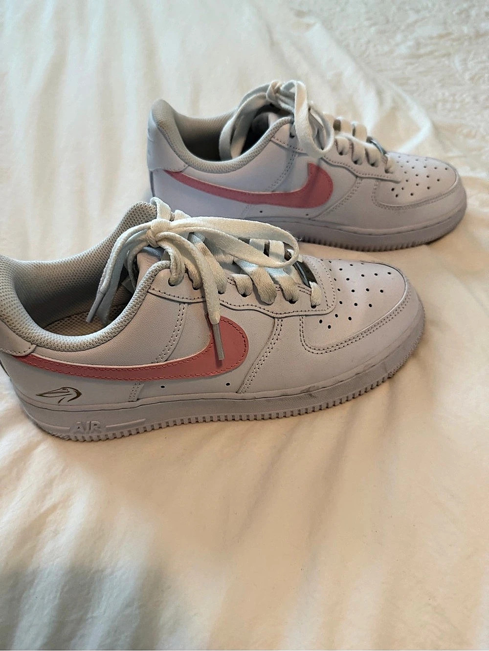 Nike Air Force 1 '07 Low White Pink Low Sneakers in White & Pink